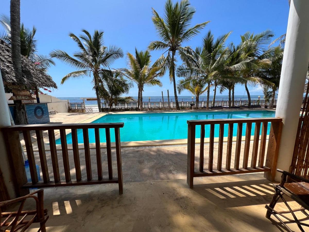 Sky & Zanzibar Hotel 3*
